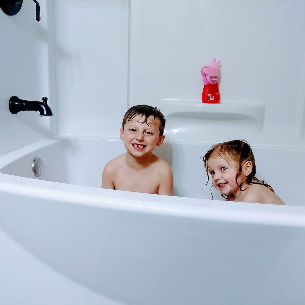 Meet your Posher, Ryman ball